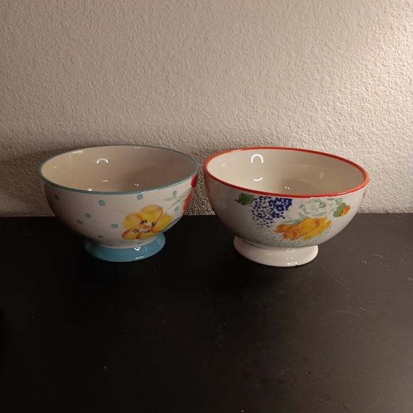 GORGEOUS NEW Pair of Pioneer Woman 6" Bowls. - Picture 2 of 8